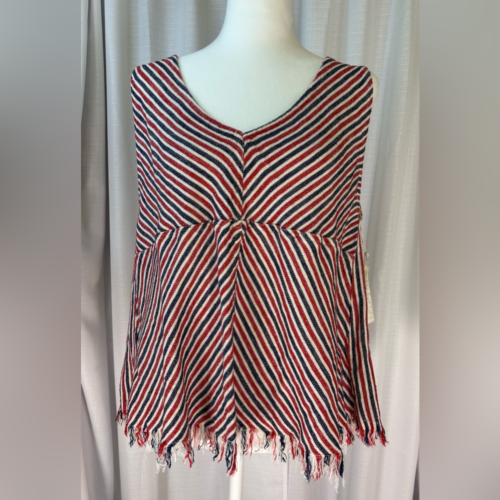 NWT Indigo Rein Red White and Blue Sleeveless Top with Raw Edge Size Medium i21